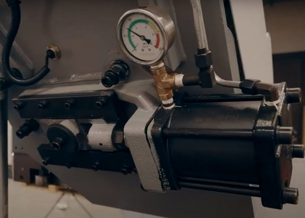 IRONMAC_CUT_330_CHA_1